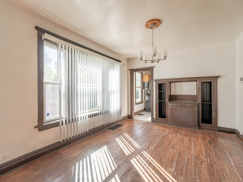 10222 S Indiana Avenue Chicago IL 60628