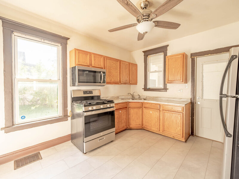 10222 S Indiana Avenue Chicago IL 60628