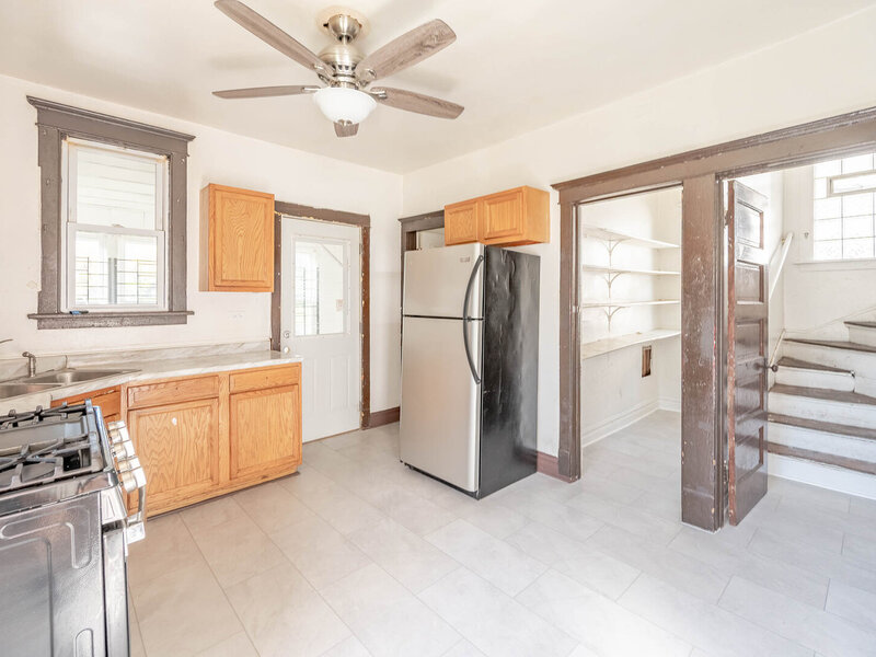 10222 S Indiana Avenue Chicago IL 60628