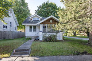 Photo of 1402 28th Avenue Moline IL 61265