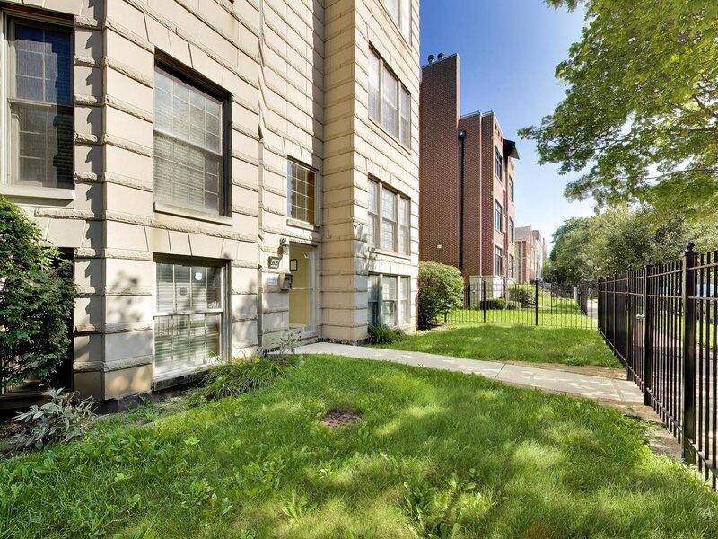 3535 S Prairie Avenue Chicago IL 60653
