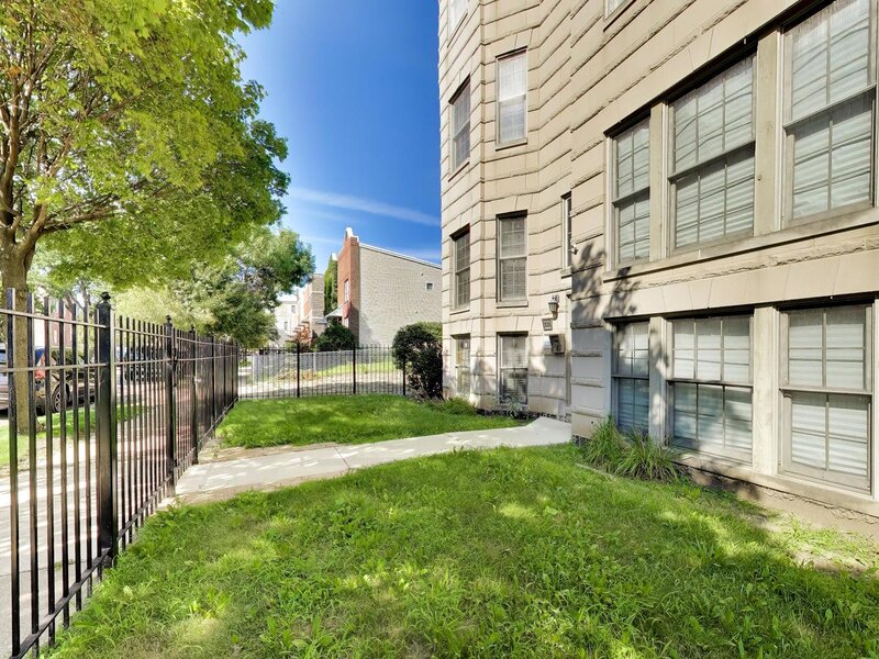 3535 S Prairie Avenue Chicago IL 60653