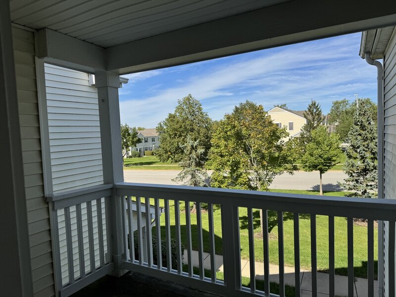 227 Silverstone Drive Carpentersville IL 60110