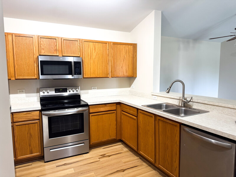 227 Silverstone Drive Carpentersville IL 60110