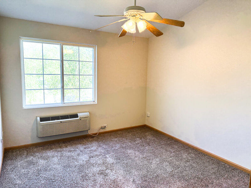 227 Silverstone Drive Carpentersville IL 60110