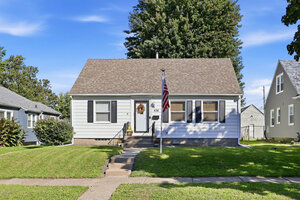 Photo of 436 W Garfield Street Davenport IA 52803