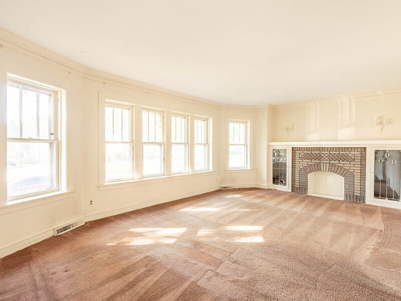 8343 S Dorchester Avenue Chicago IL 60619