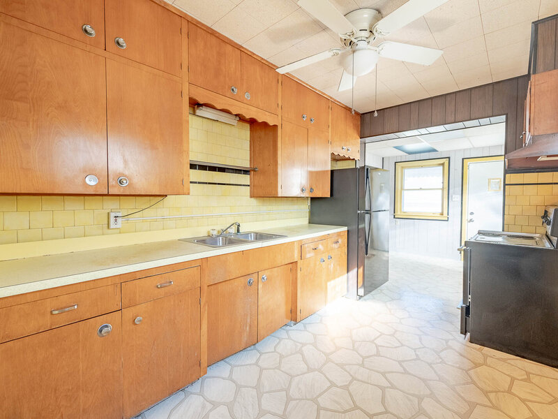 8343 S Dorchester Avenue Chicago IL 60619