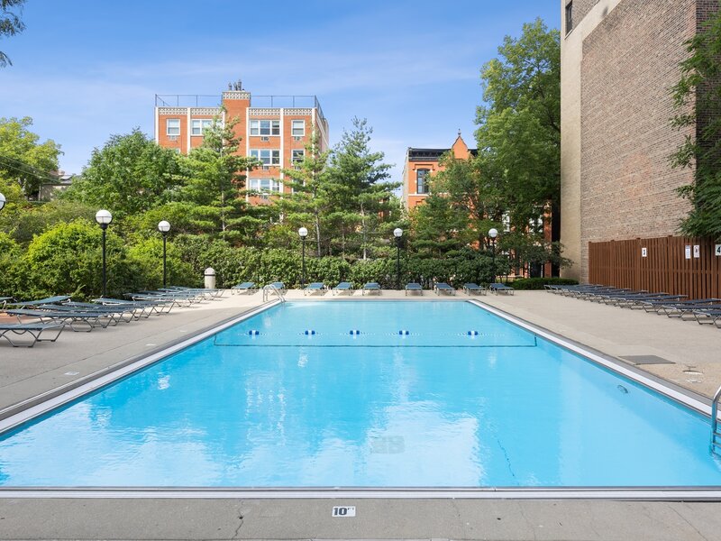 2020 N Lincoln Park West Chicago IL 60614