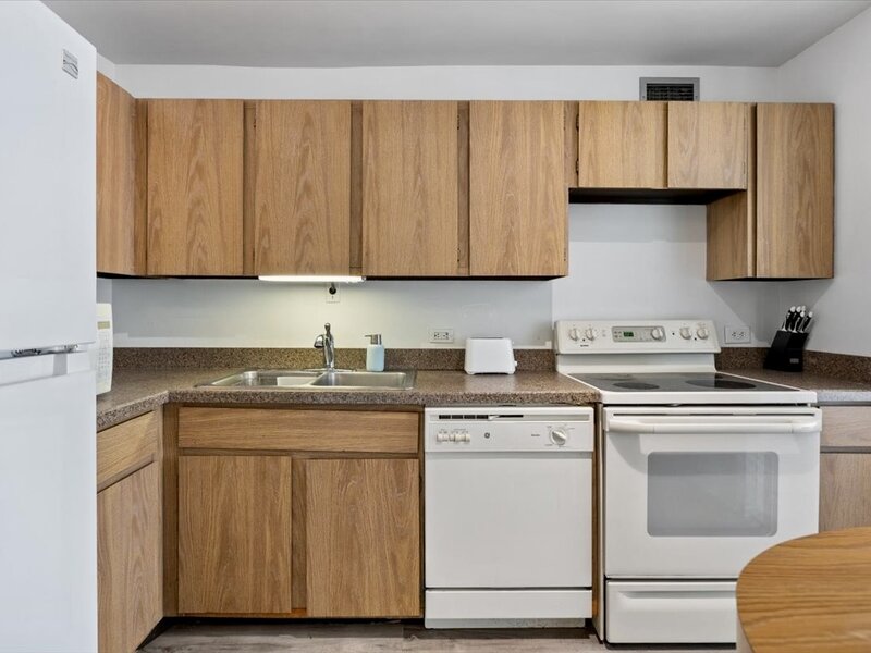 2020 N Lincoln Park West Chicago IL 60614