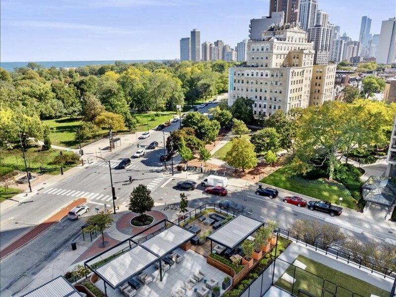 2020 N Lincoln Park West Chicago IL 60614