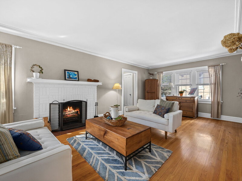165 Forest Avenue Glen Ellyn IL 60137