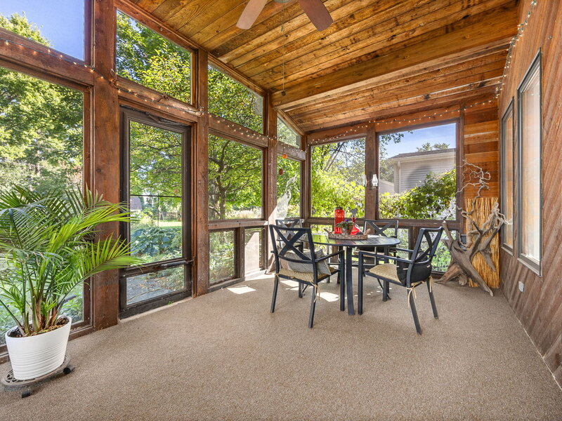 165 Forest Avenue Glen Ellyn IL 60137
