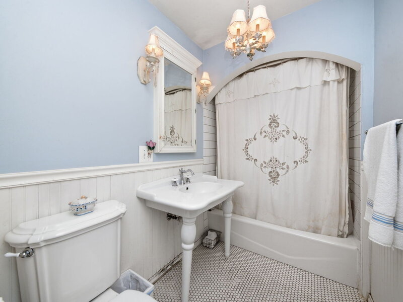 1249 Maple Avenue Downers Grove IL 60515