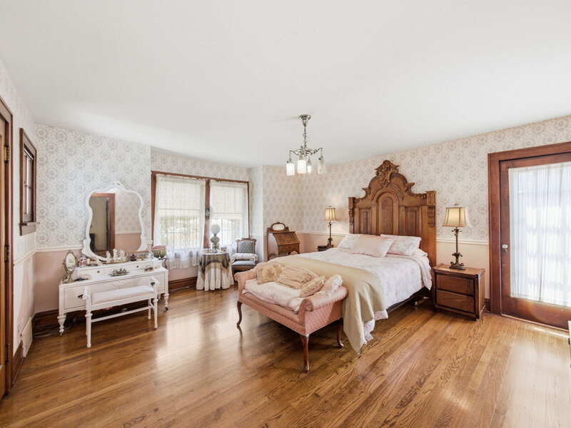 1249 Maple Avenue Downers Grove IL 60515