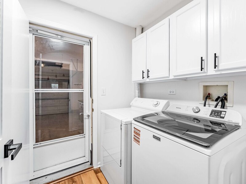 2525 Looking Glass Court Aurora IL 60502