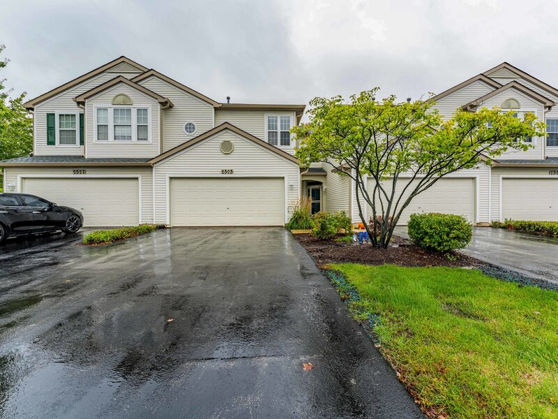 2525 Looking Glass Court Aurora IL 60502