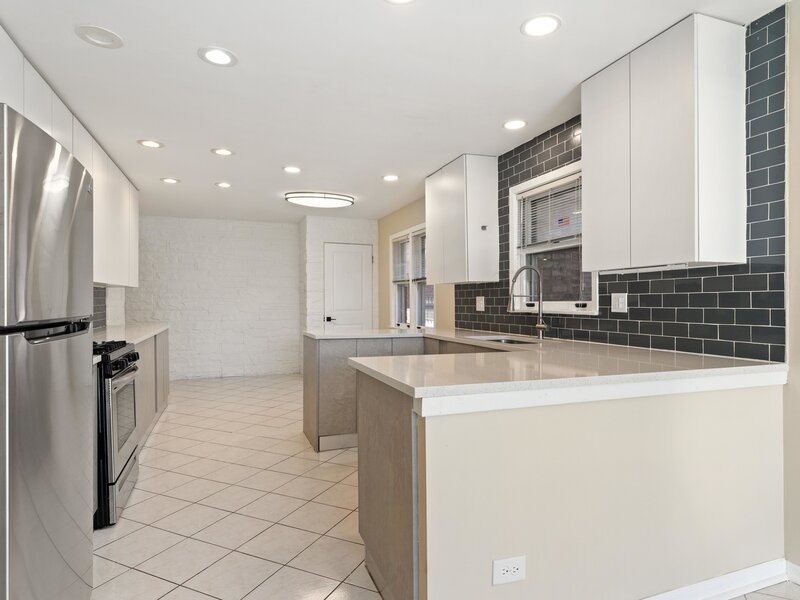 4945 N Neva Avenue Chicago IL 60656