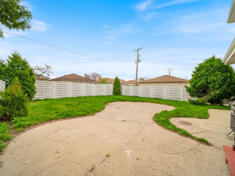 4945 N Neva Avenue Chicago IL 60656