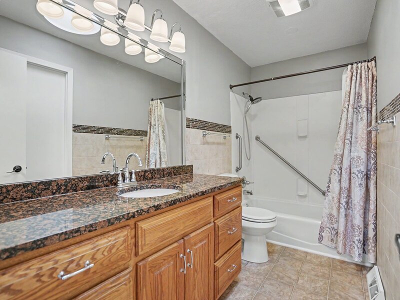 3123 Somerset Drive Bettendorf IA 52722