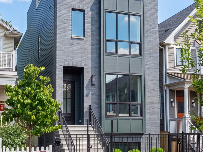 3041 N Leavitt Street Chicago IL 60618