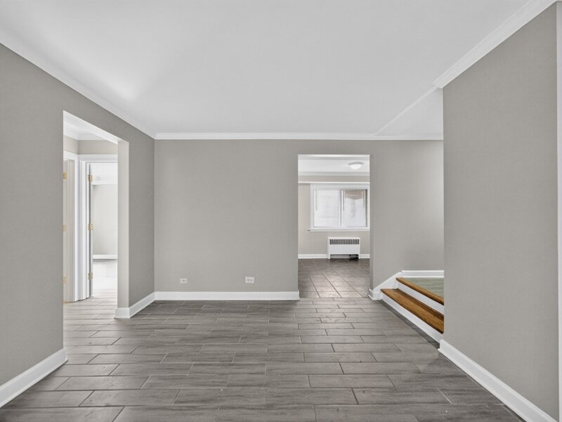 2710 W Lunt Avenue Chicago IL 60645