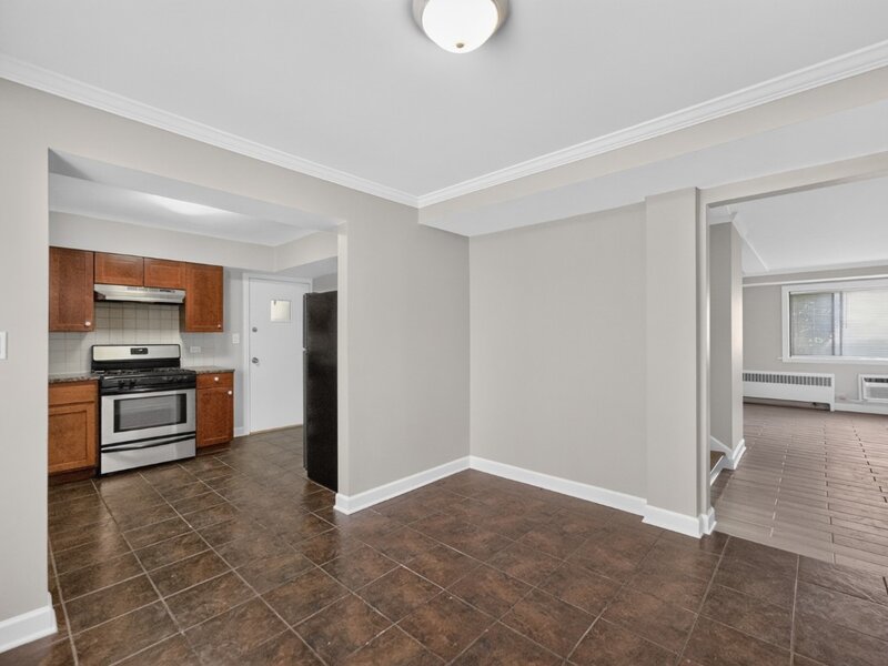 2710 W Lunt Avenue Chicago IL 60645
