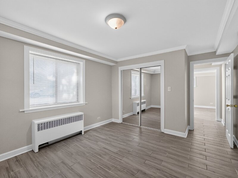 2710 W Lunt Avenue Chicago IL 60645