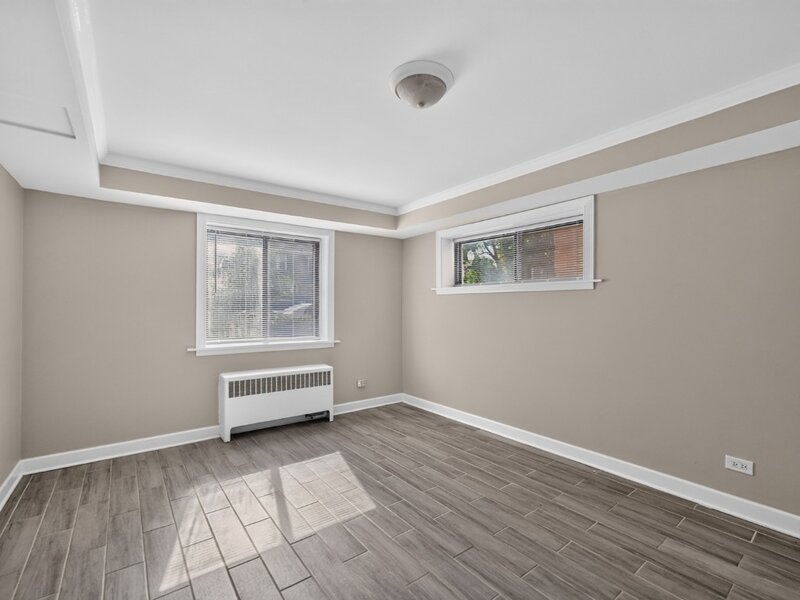 2710 W Lunt Avenue Chicago IL 60645