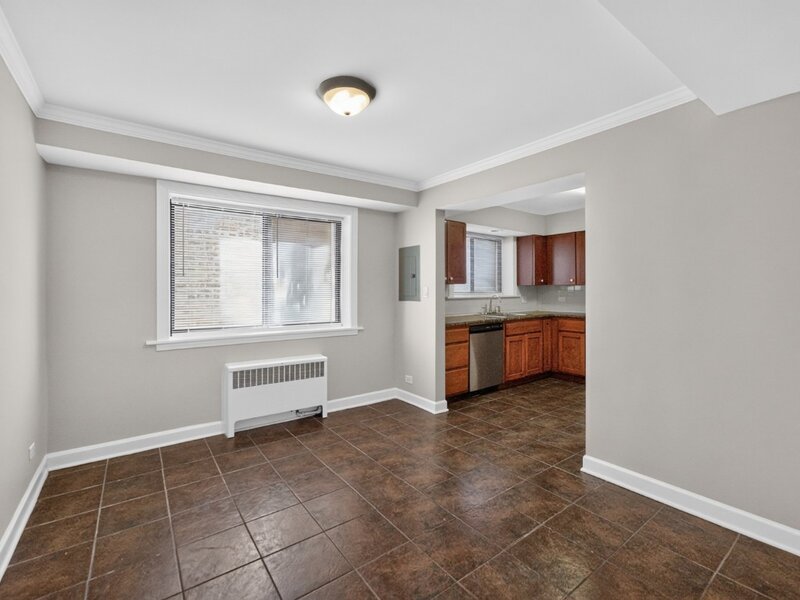 2710 W Lunt Avenue Chicago IL 60645