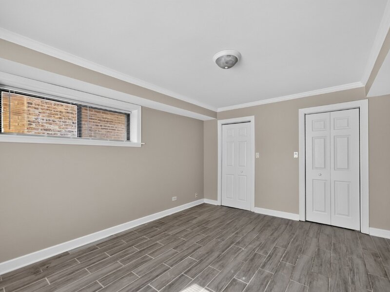2710 W Lunt Avenue Chicago IL 60645