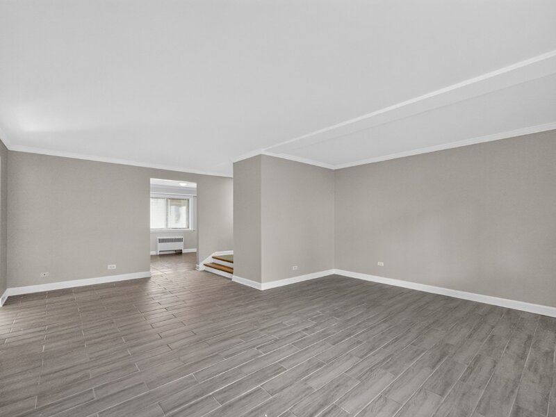 2710 W Lunt Avenue Chicago IL 60645