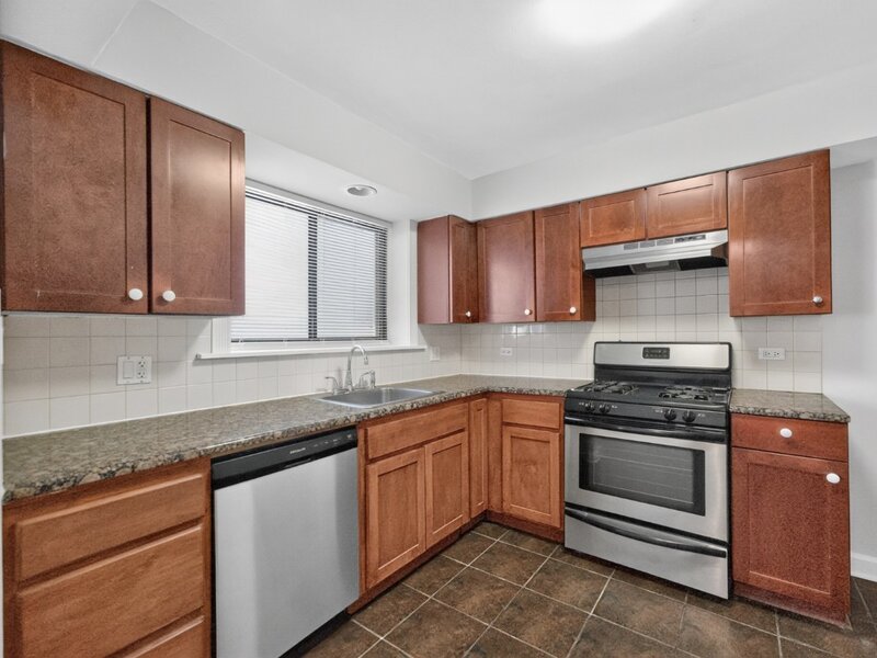 2710 W Lunt Avenue Chicago IL 60645
