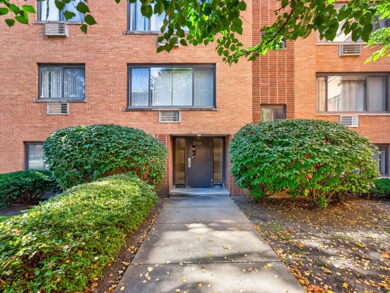 2710 W Lunt Avenue Chicago IL 60645