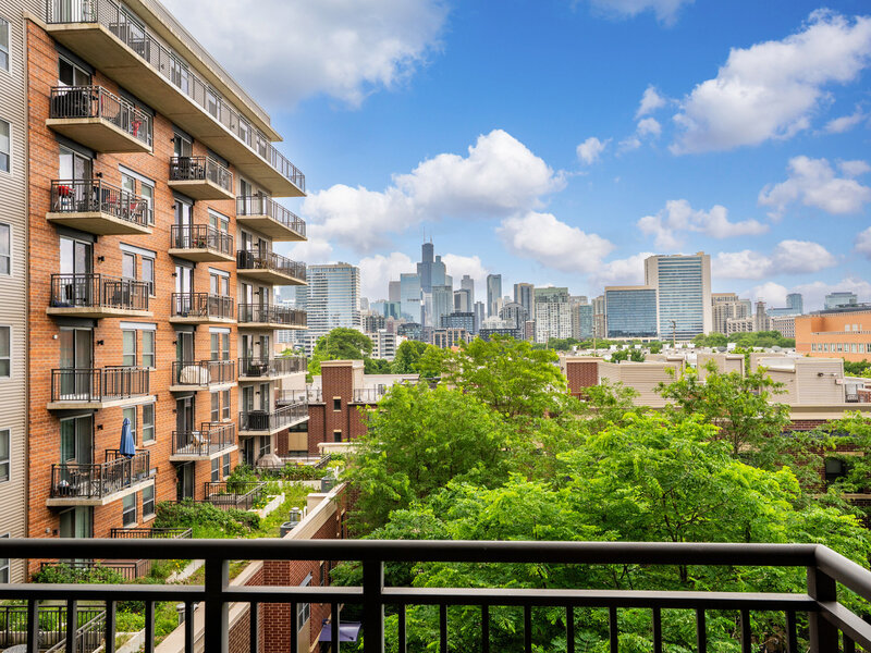 437 W Division Street Chicago IL 60610