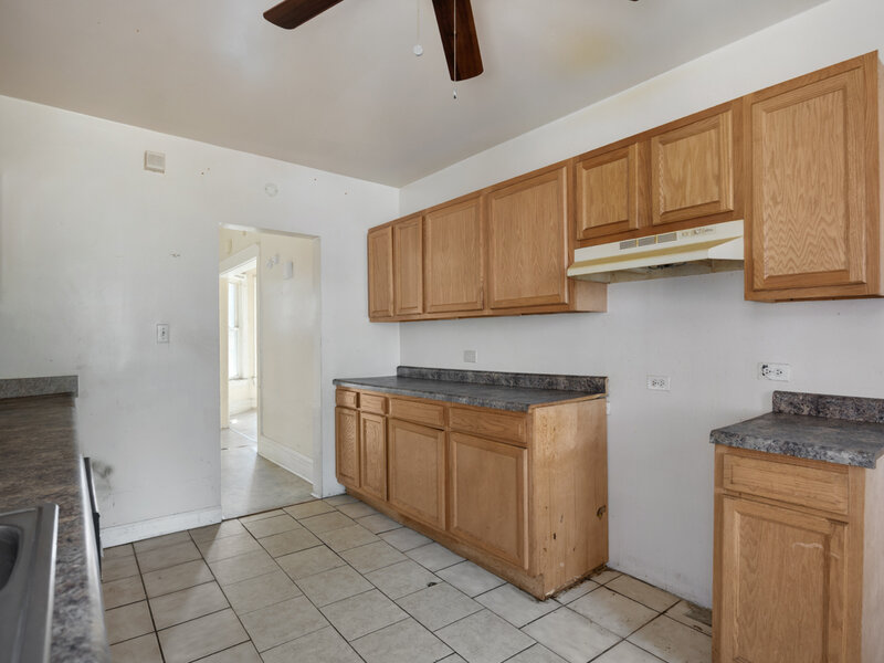 820 E 90th Place Chicago IL 60619