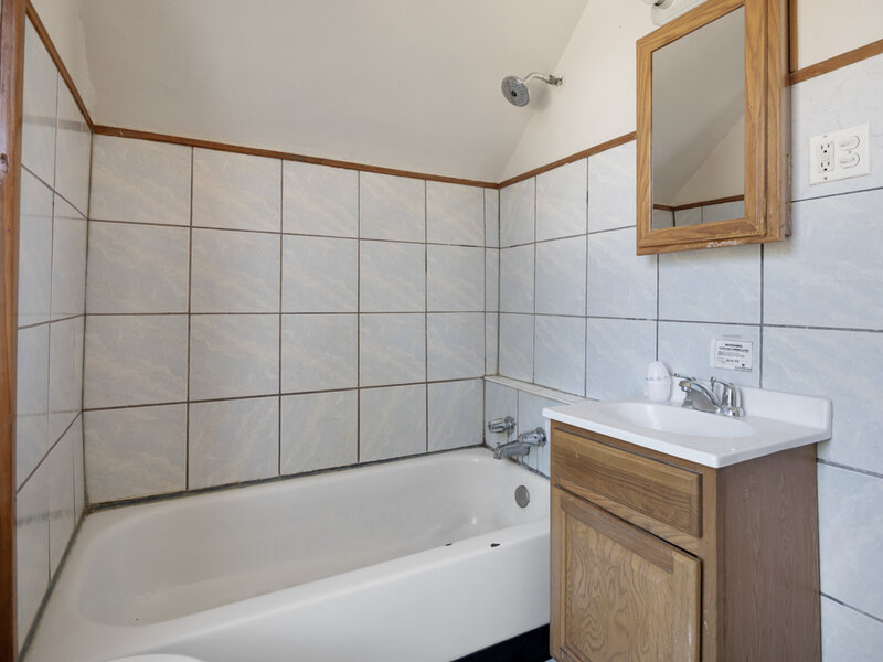 820 E 90th Place Chicago IL 60619