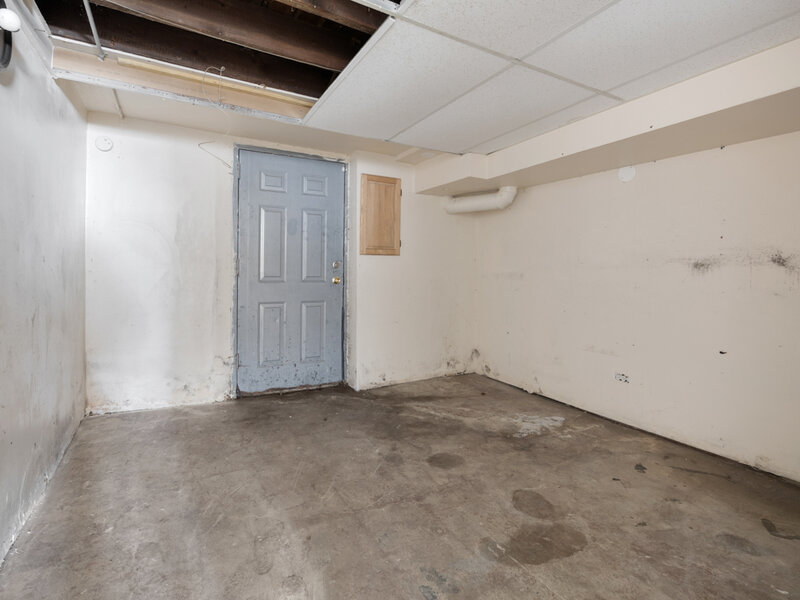 820 E 90th Place Chicago IL 60619