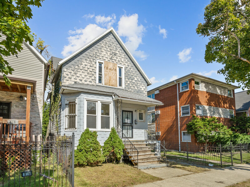 820 E 90th Place Chicago IL 60619