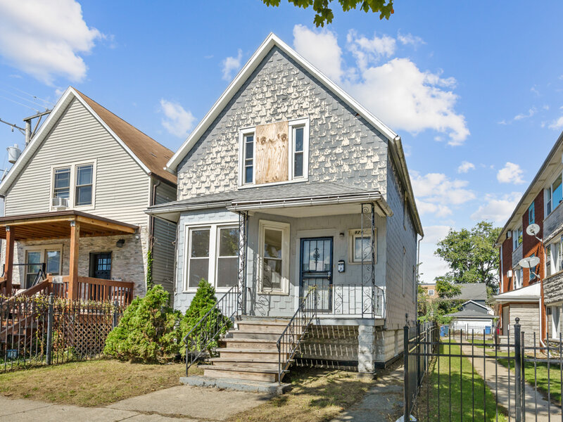 820 E 90th Place Chicago IL 60619