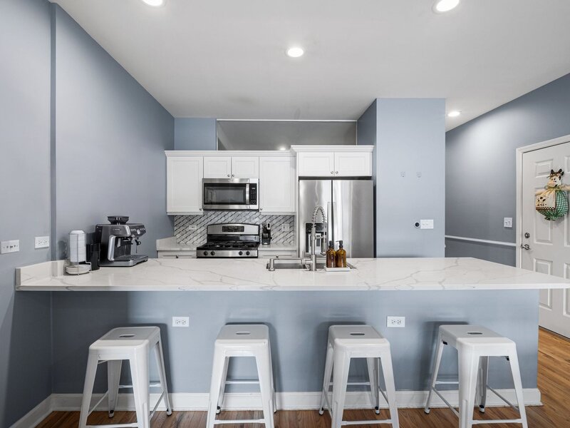 1911 S State Street Chicago IL 60616