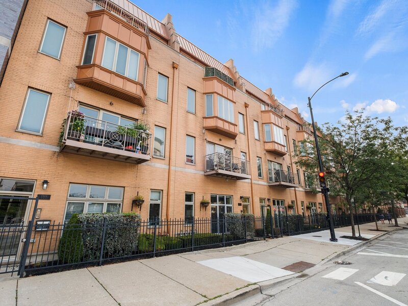 1911 S State Street Chicago IL 60616