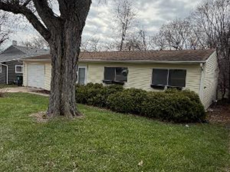 204 S Bartlett Road Streamwood IL 60107