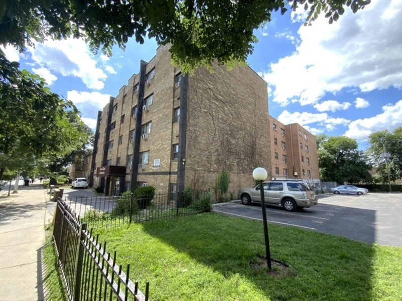 7854 S South Shore Drive Chicago IL 60649