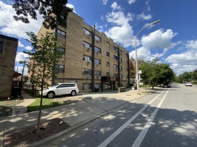 7854 S South Shore Drive Chicago IL 60649