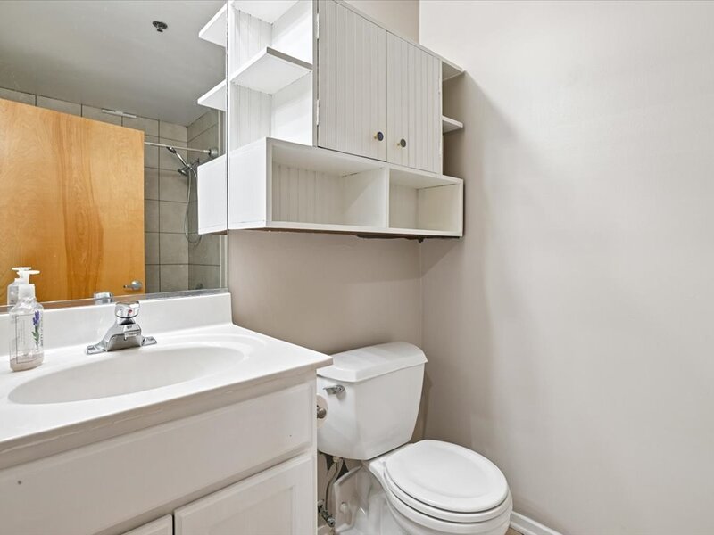 6 S Laflin Street Chicago IL 60607