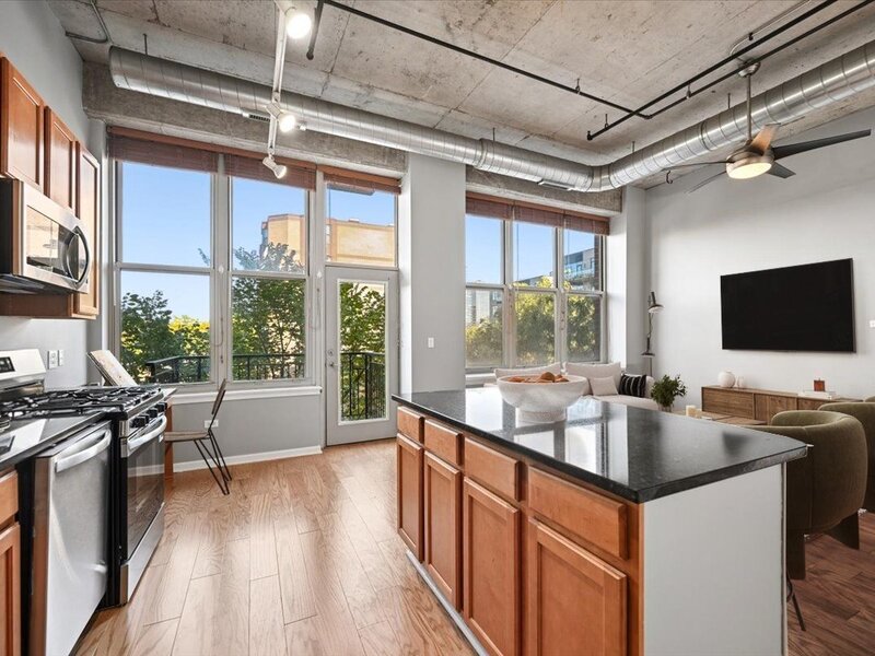 6 S Laflin Street Chicago IL 60607
