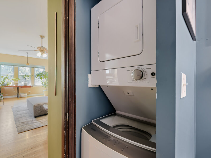 4419 N Whipple Street Chicago IL 60625