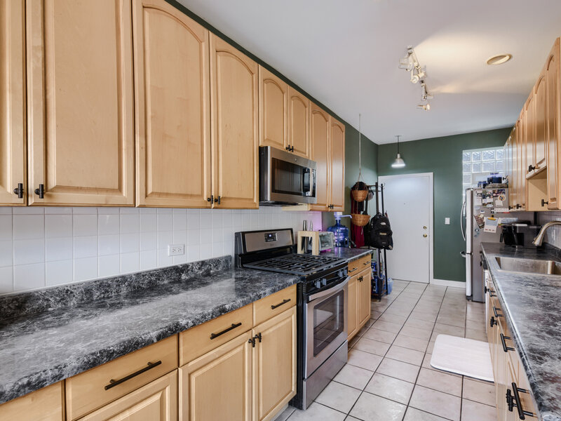 4419 N Whipple Street Chicago IL 60625