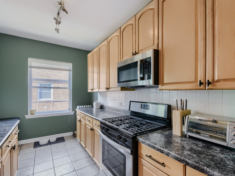 4419 N Whipple Street Chicago IL 60625